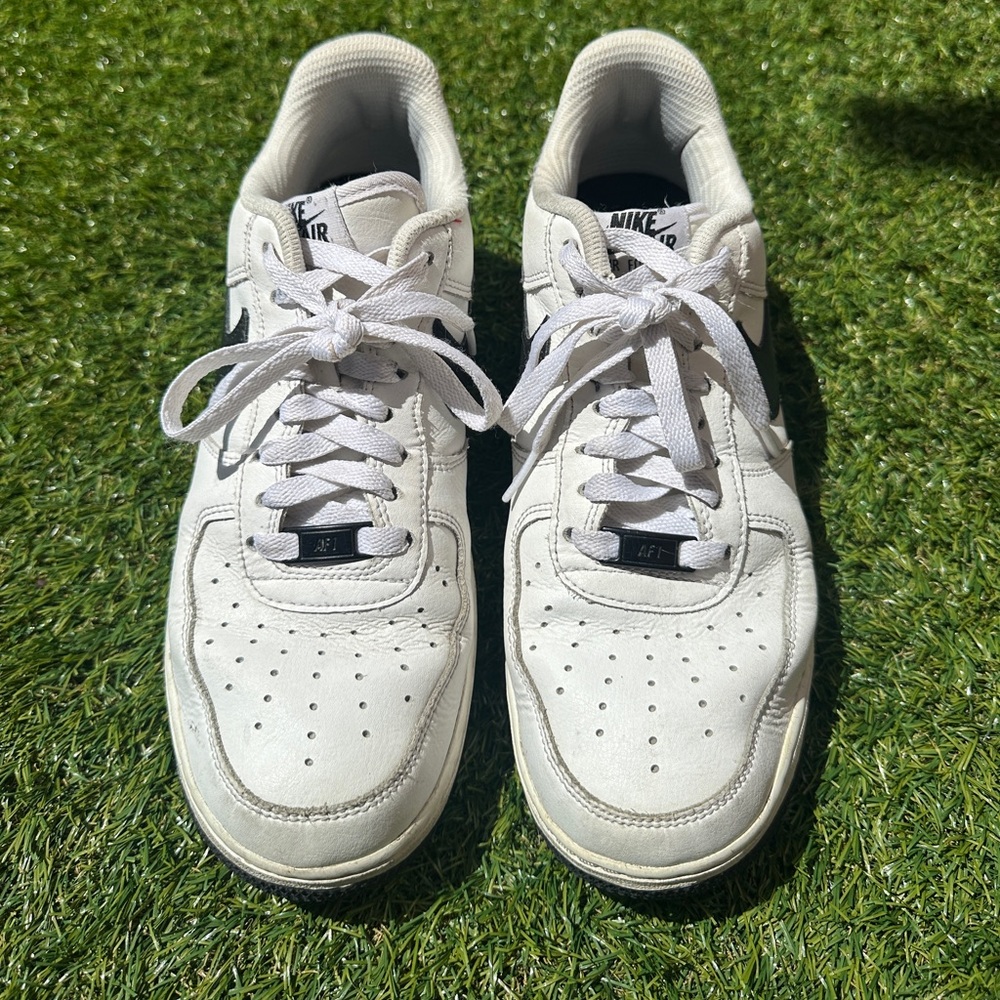 Nike Airforce 1s - Picture 3 of 4